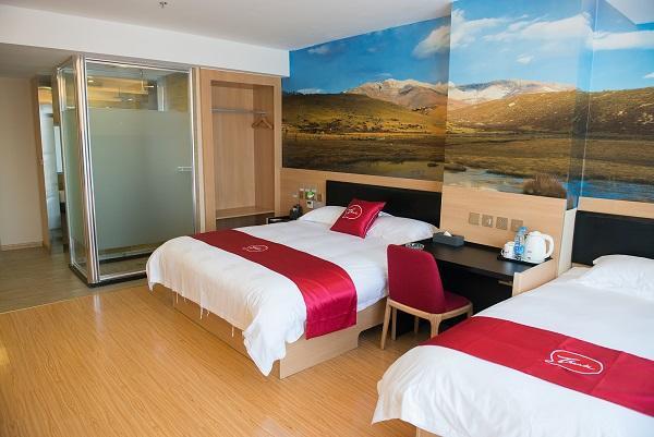 Thank Inn Plus Hotel Sichuan Neijiang Hongxing Red Star Macalline Luaran gambar